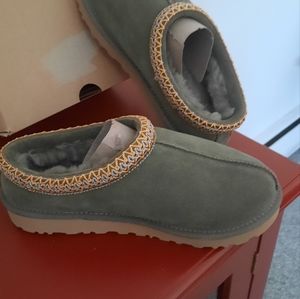 Uggs Tasman Womans Size